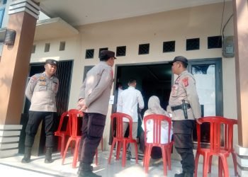 Dihari Ketiga Anggota Polsek Rangkasbitung Polres Lebak Giat Monitoring Dan Pengamanan Di Kantor Bawaslu Lebak