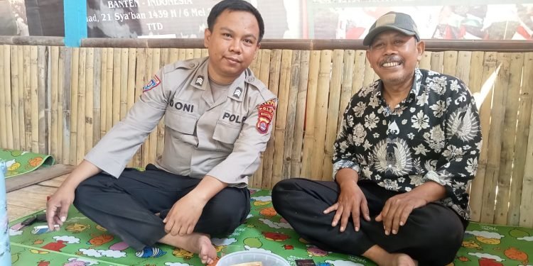 Bhabinkamtibmas Polsek Wanasalam Polres Lebak Sambangi Warganya Berikan Pesan Kamtibmas