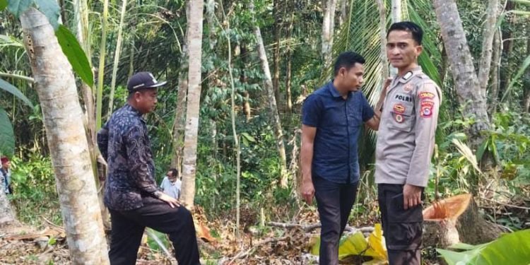 Jalin Silaturahmi, Bhabinkamtibmas Polsek Wanasalam Polres Lebak Laksanakan Sambang Kepada Warga