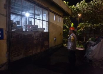 Sambangi Security, Bhabinkamtibmas Polsek Bojonegara Polres Polda Banten Berikan Arahan