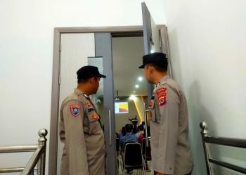 Anggota Polsek Rangkasbitung Polres Lebak Giat Monitoring Ke Tempat Ibadah Umat Kristiani