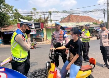 Di Hari Kedelapan Ops Zebra Maung 2023, Ditlantas Polda Banten Laksanakan Gatur dan Himbauan serta Teguran