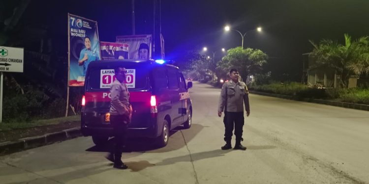 Patroli Rutin Kepolisian, Personil Polsek Ciwandan Polres Cilegon Polda Banten Laksanakan Patroli Blue Light