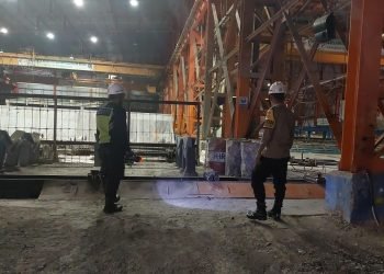 Sambangi Security, Bhabinkamtibmas Polsek Bojonegara Polres Polda Banten Berikan Arahan