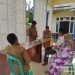 Berikan Himbauan Kamtibmas,  Bhabinmas Polsek Leuwidamar Polres Lebak Sambangi kantor Desa Bojong Menteng Kecamatan Leuwidamar