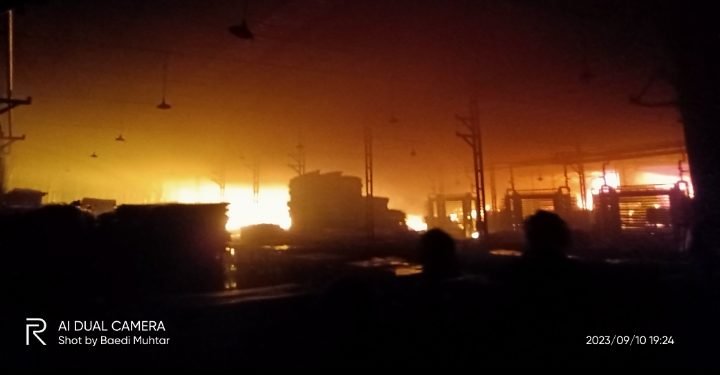 Gudang Triplek di Kampung Cilangkap Desa Sukamanah Hangus Dilalap Sijago Merah