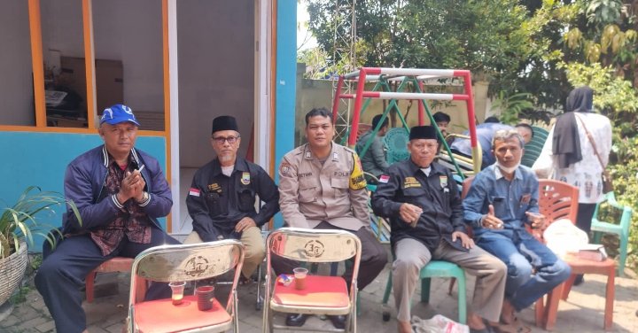 Sambang Warga, Bhabinkamtibmas Polsek Ciwandan Polres Cilegon Polda Banten Jalin Silaturahmi