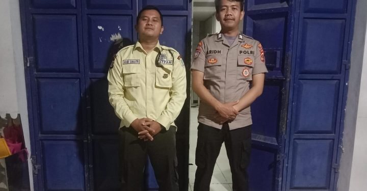 Agar terciptanya Kamtibmas yang aman dan kondusif, personil Polsek warunggunung  melaksanakan patroli dialogis di malam hari ke Bank BRI di wilayah Warunggunung