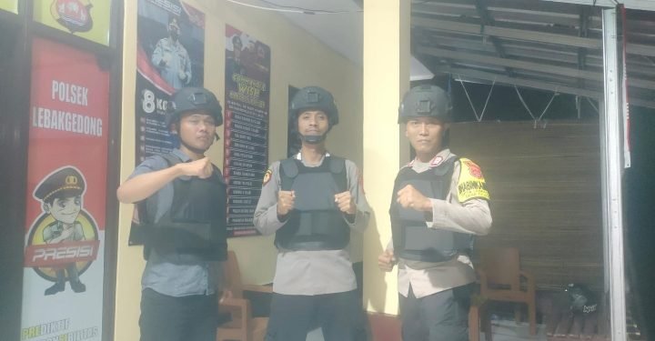 Tingkatkan Kewaspadaan, Personil Piket Polsek Lebakgedong Polres Lebak Laksanakan Sispam Mako