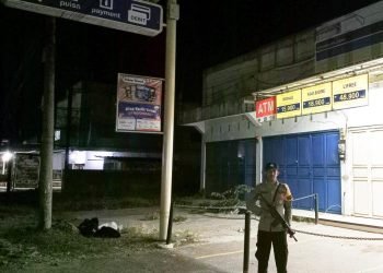 Polsek Malingping Polres Lebak Sambangi Pertokoan Di Malam Hari Antisipasi Kriminalitas