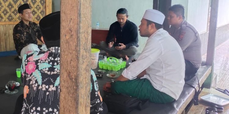 Bhabinkamtibmas Polsek Malingping Polres Lebak Silaturahmi Kepada Tokoh Agama