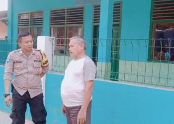 Silaturahmi dengan warganya !!! Bhabinkamtibmas Polsek Pulomerak kunjungi Pa RT