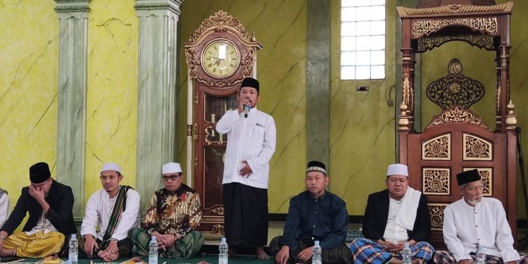 Hadiri Peringatan Maulid Nabi Muhammad SAW 1445.H,Upaya Bhabinkamtibmas menjalin silaturahmi kondusif