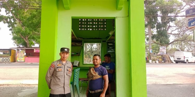 Anggota Polsek Rangkasbitung Polres Lebak Temui Satpam Kampus Latansa Mashiro