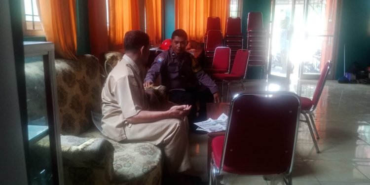 Gali Informasi Yang Berkembang, Bhabinkamtibmas Polsek Ciwandan Polres Cilegon Polda Banten Patroli Dialogis