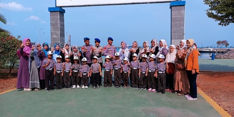 Edukasi Sejak Dini, Ditpolairud Polda Banten Sambut Baik Kunjungan TK Terpadu Santosa dan TK IT Permata