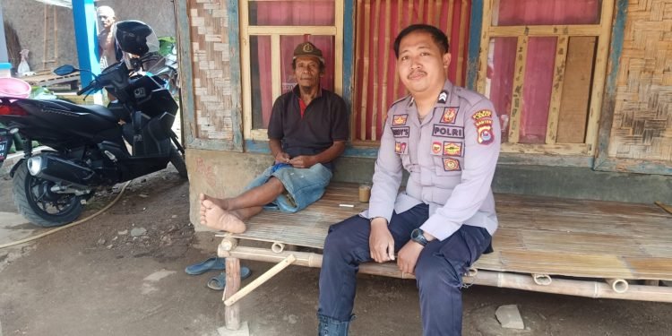 Bhabinkamtibmas Polsek Wanasalam Lakukan Sambang Desa, Jalin Hubungan baik dengan warga