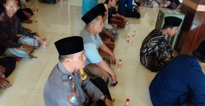 Monitoring PHBI Maulid Nabi SAW,Bhabinkamtibmas Polsek Ciwandan Polres Cilegon Polda Banten Amankan Panjang Mulud