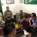 Ucapkan HUT TNI Ke-78, Kapolsek Kragilan Kunjungi Koramil Kragilan
