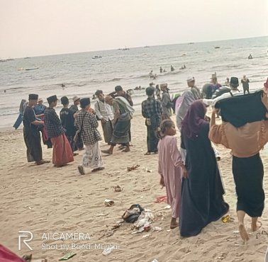 Pantai Carita Tempat Wisata Pasir Putih Penuh Pengunjung