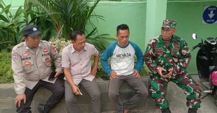 Bhabinkamtibmas Polsek Rangkasbitung Polres Lebak Dan Babinsa Sapa Warga Masyarakat Di Kampung Sawit