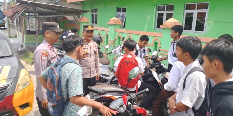 Kapolsek Rangkasbitung Polres Lebak Giat Patroli Dialogis Ke Sekolah SMK PGRI