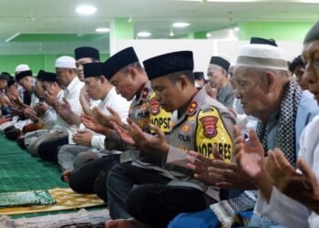 Polda Banten laksanakan Taraweh keliling di Mesjid Al-Araaf Kab.Lebak