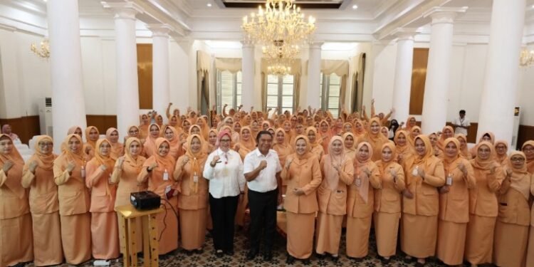 Buka Rakerda DWP Provinsi Banten, Pj Gubernur Al Muktabar Tekankan Pencapaian Indonesia Emas 2045