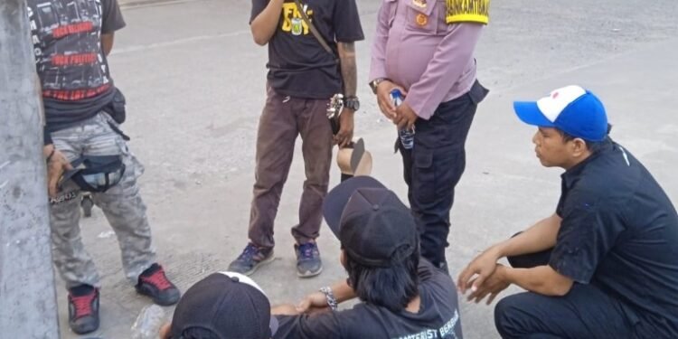 Bhabinkamtibmas Polsek Ciwandan Polres Cilegon Berikan Pembinaan Dan Himbauan Kepada Masyarakat