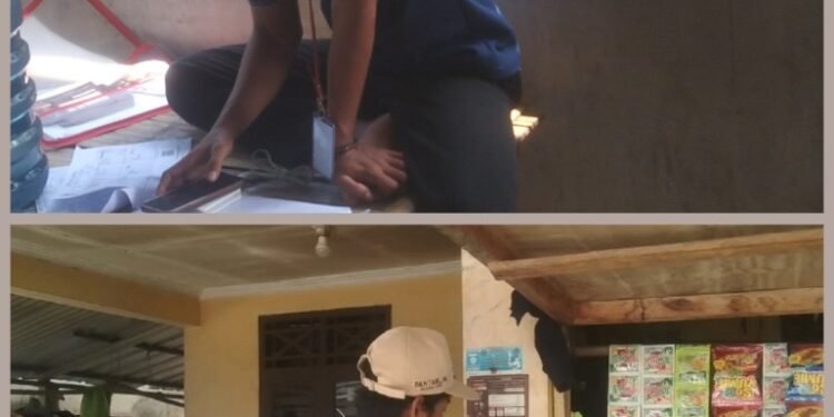 Petugas PANTARLIH Desa Sukamanah Kecamatan Rangkasbitung Kabupaten Lebak Sambangi Rumah warga