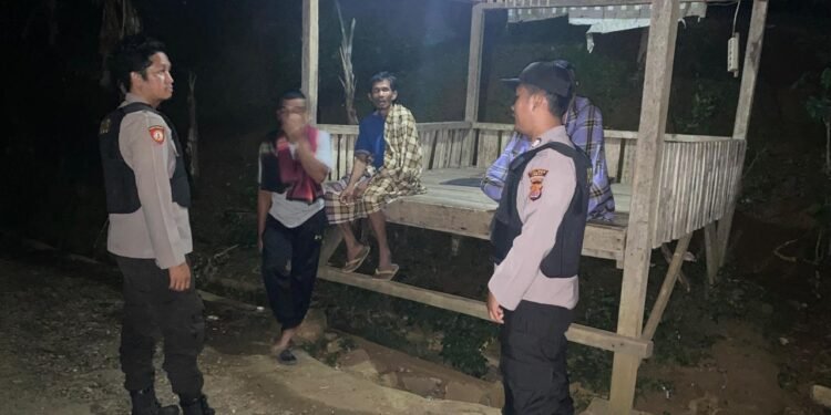 Polsek Sobang Adakan Patroli Dialogis dan Sambang Kepada Tokoh Pemuda dan Warga Masyarakat dalam Rangka Antisipasi C3, Geng Motor, Narkoba, Miras, Balap Liar, Tawuran dan Pelanggaran Hukum Lainya di Wilkum Polsek Sobang