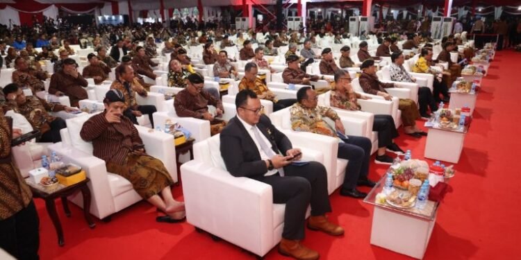 Rangkaian Hari Bhayangkara ke-78, Pj Gubernur Banten Al Muktabar Hadiri Pergelaran Wayang Kulit