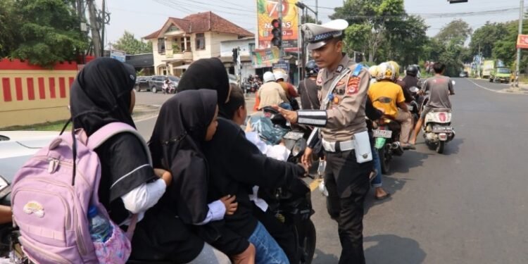 Hari ke 6 Ops Patuh Maung 2024, Ditlantas Polda Banten Lakukan Teguran dan Himbauan