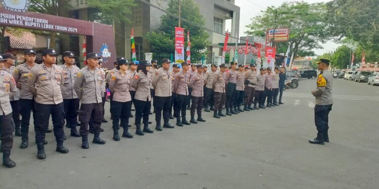 Pastikan Aman, Polres Lebak Laksanakan Pam Pendaftaran Bakal Calon Bupati dan Wakil Bupati Lebak Tahun 2024