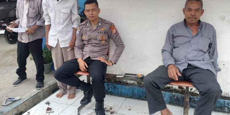 Bhabinkamtibmas Polsek Cimarga Polres Lebak Rutin Sambangi warga di Desa Binaannya Guna Jaga Kemitraan