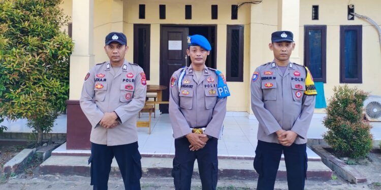 Personil Piket Polsek Panggarangan Polres Lebak Giat Laksanakan Sispam Mako