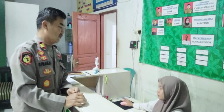 Giat Kunjungan Kapolsek Cimarga Polres Lebak  ke Kantor Desa Intenjaya