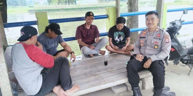 Untuk Menjalin Silaturahmi, Kapolsek Cimarga Polres Lebak Melaksanakan Sambang Ke Warga