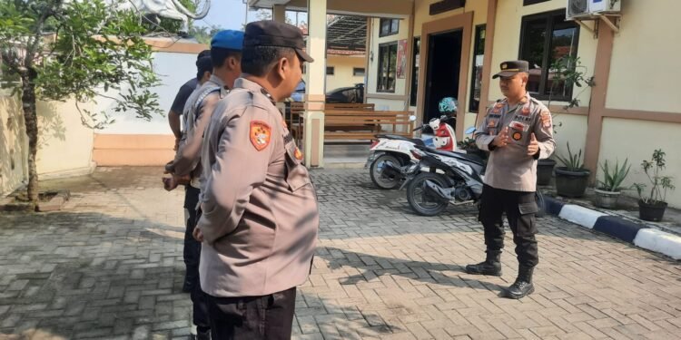 Pimpin Apel Pagi, Kapolsek Cimarga Polres Lebak Berikan APP