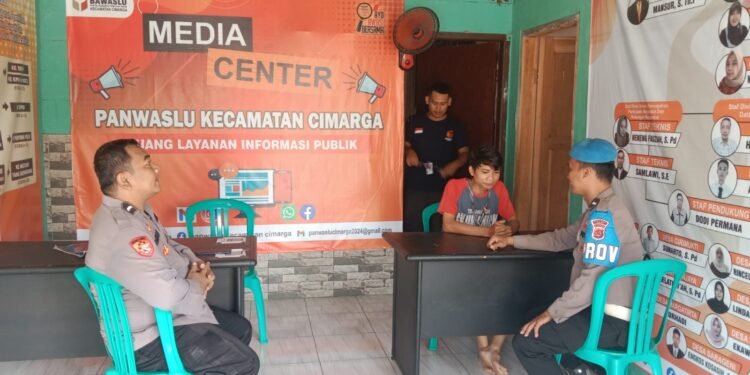 Patroli Dialogis Personil Polsek Cimarga Polres Lebak Ke Kantor Panwas