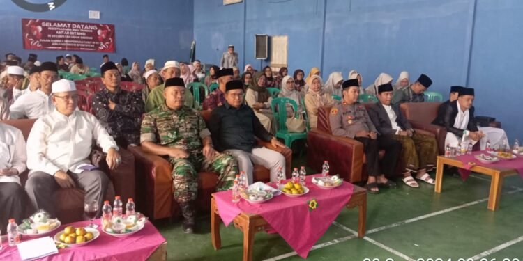 Kapolsek Lebakgedong Polres Lebak menghadiri Maulid Nabi Besar Muhammad SAW 1446 H Di Gor PGRI