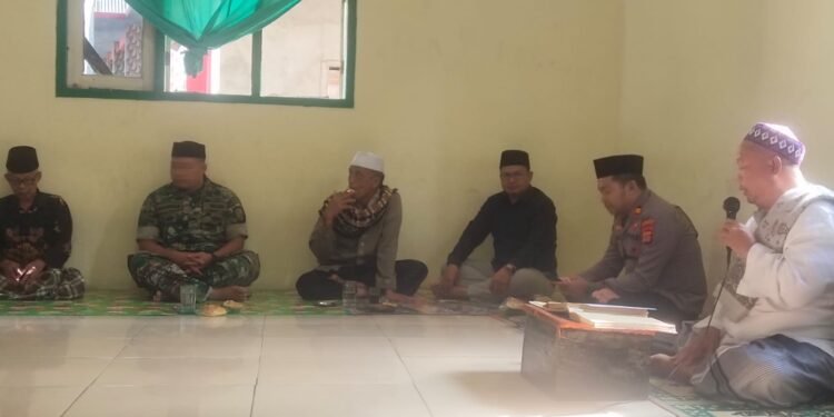 Kapolsek Lebakgedong Polres Lebak Bersama Forkopimcam Ikuti Pengajian Rutin Bulanan  Ulama Umaro