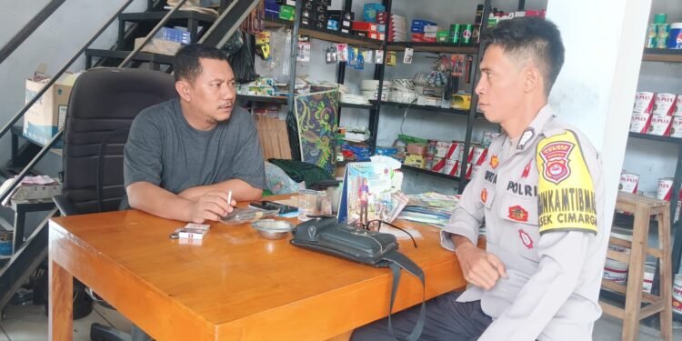 Bhabinkamtibmas Poslek Cimarga Polres Lebak  Laksanakan Giat Sambang Guna Jaga Kamtibmas