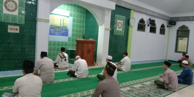 Anggota Polsek Cimarga Polres Lebak Laksanakan Subuh Berjamaah Dukung Program “SULING” Subuh Keliling