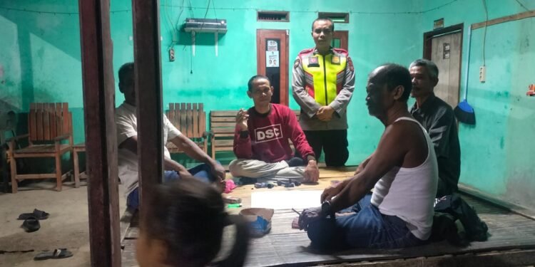 Cegah Tindak Kejahatan Malam, Personil Polsek Cimarga Res. Lebak Melaksanakan Giat Patroli