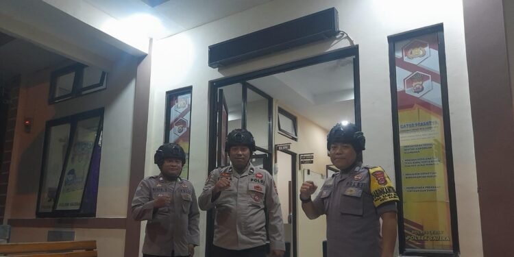 Anggota Polsek Sajira Polres Lebak Laksanakan Kegiatan Sispam Mako