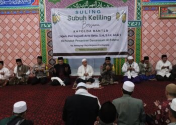 Kapolres Pandeglang Dampingi Kapolda Banten dalam Kegiatan Subuh Keliling di Ponpes Darrusalam Al Fahmu