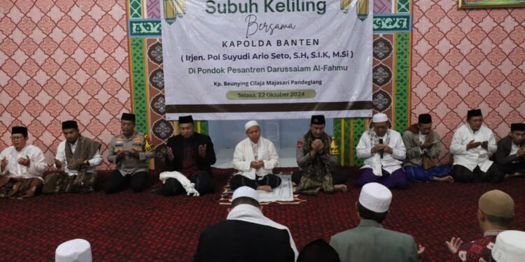 Kapolres Pandeglang Dampingi Kapolda Banten dalam Kegiatan Subuh Keliling di Ponpes Darrusalam Al Fahmu