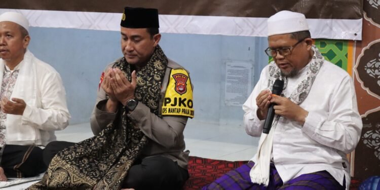 Pimpinan Ponpes Darrusalam Al Fahmu Ajak Kapolres Pandeglang dan Kapolda Banten Doa Bersama untuk Keamanan Pilkada Serentak 2024