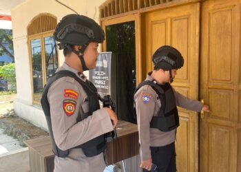 Personil Polres Pandeglang Lakukan Patroli dan Cek Keamanan di Bawaslu Pandeglang